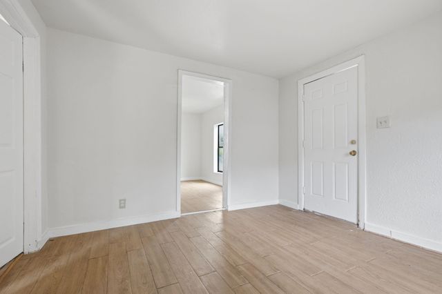 412 Owens Street, Houston, TX 77029
