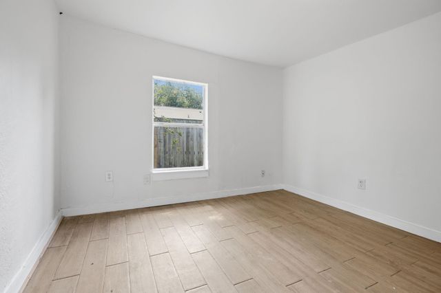 412 Owens Street, Houston, TX 77029