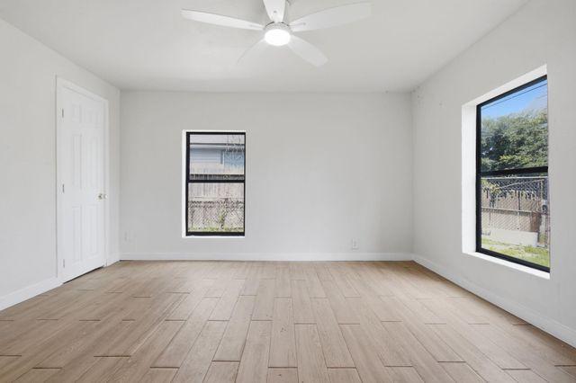 412 Owens Street, Houston, TX 77029