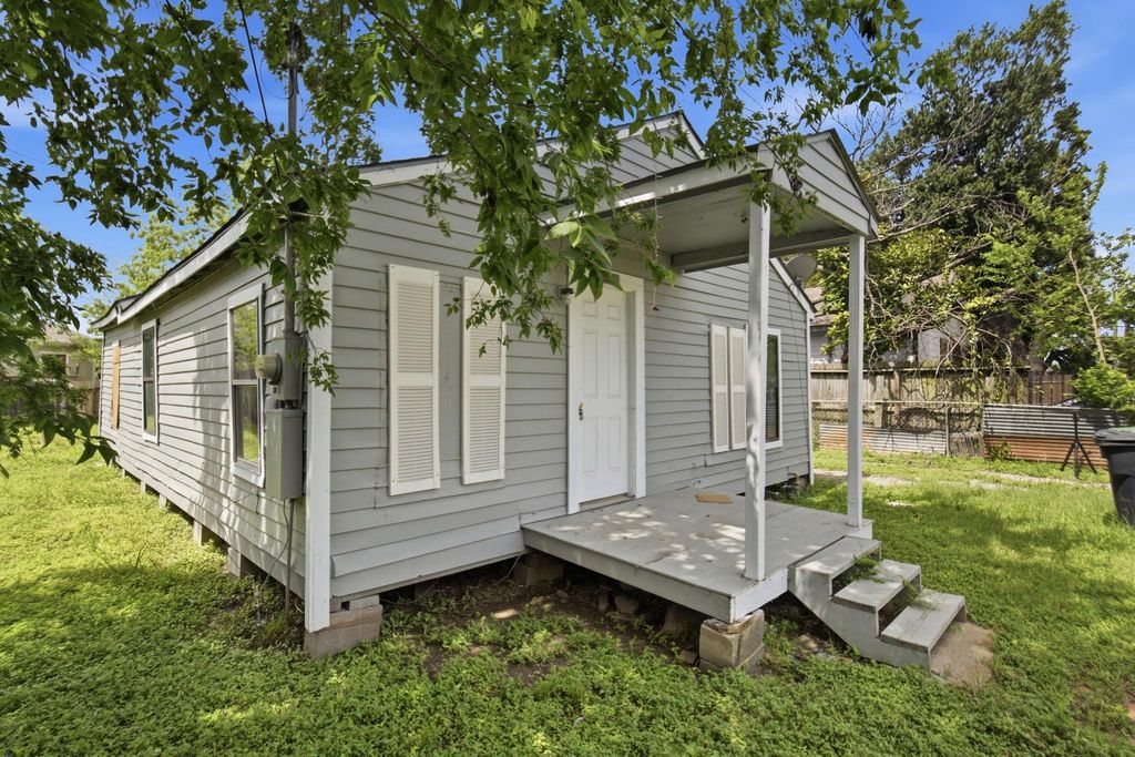 412 Owens Street, Houston, TX 77029
