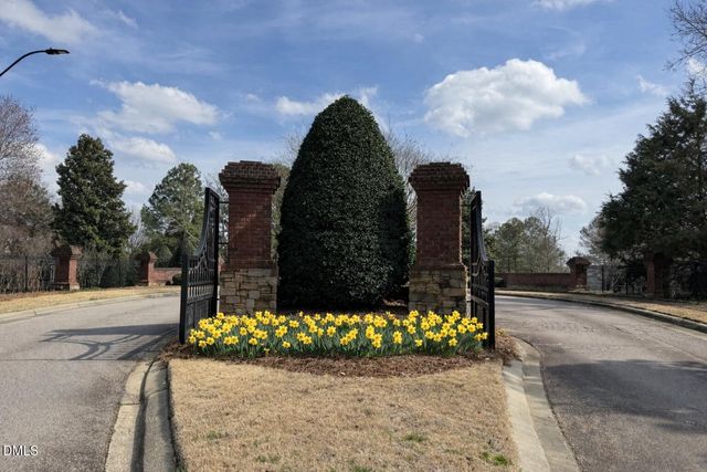 2325 Victoria Park Lane, Raleigh, NC 27614