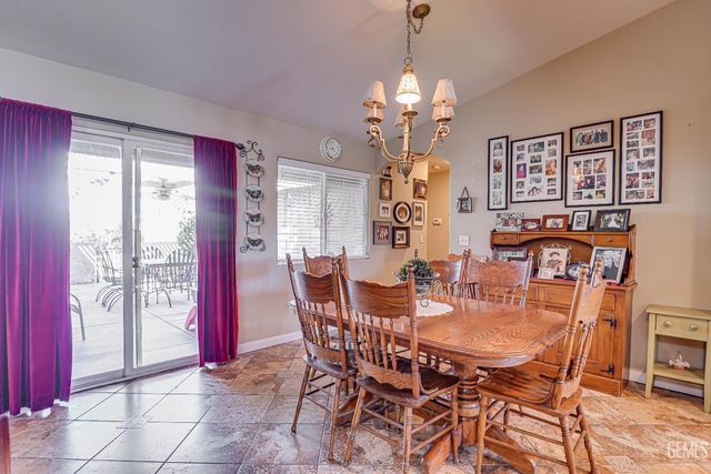 10810 Royal Ascot Avenue, Bakersfield, CA 93312