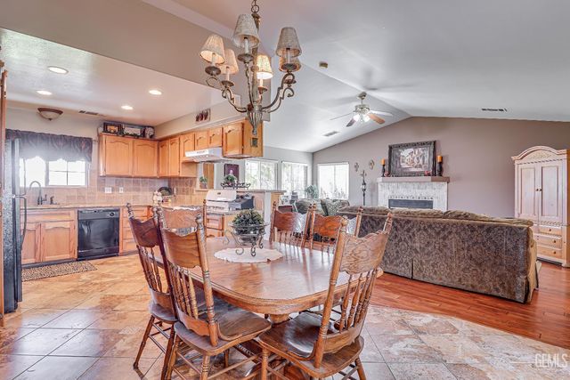 10810 Royal Ascot Avenue, Bakersfield, CA 93312