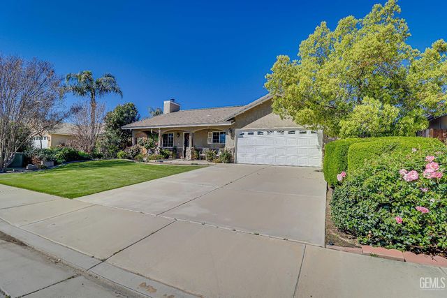 10810 Royal Ascot Avenue, Bakersfield, CA 93312
