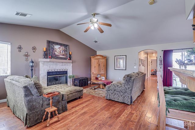 10810 Royal Ascot Avenue, Bakersfield, CA 93312