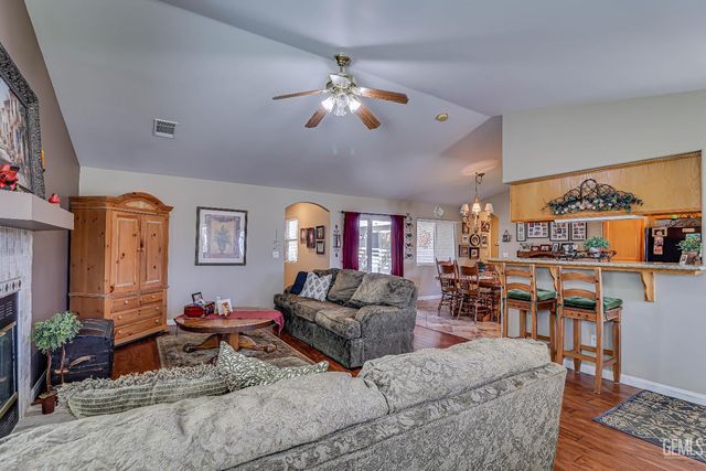 10810 Royal Ascot Avenue, Bakersfield, CA 93312