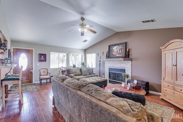 10810 Royal Ascot Avenue, Bakersfield, CA 93312