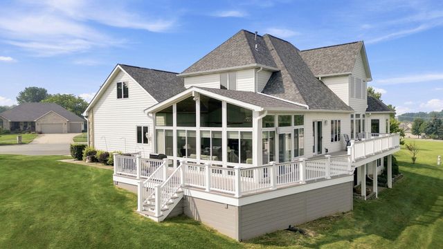 2654 Mariestad Drive, Valparaiso, IN 46385