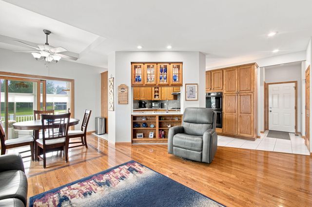 2654 Mariestad Drive, Valparaiso, IN 46385