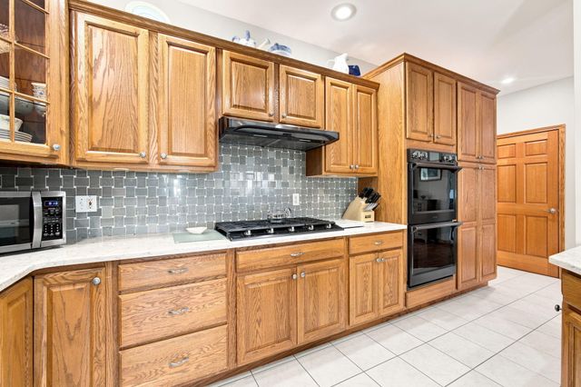 2654 Mariestad Drive, Valparaiso, IN 46385