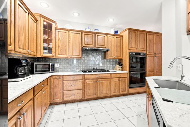 2654 Mariestad Drive, Valparaiso, IN 46385