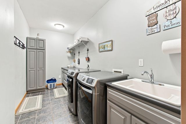 2654 Mariestad Drive, Valparaiso, IN 46385