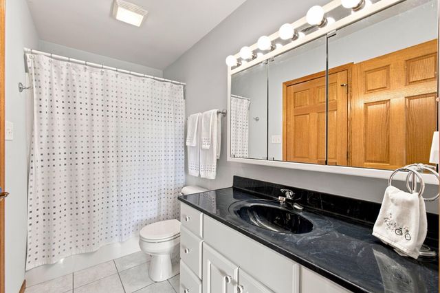 2654 Mariestad Drive, Valparaiso, IN 46385