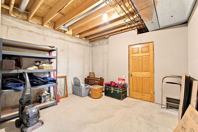 2654 Mariestad Drive, Valparaiso, IN 46385
