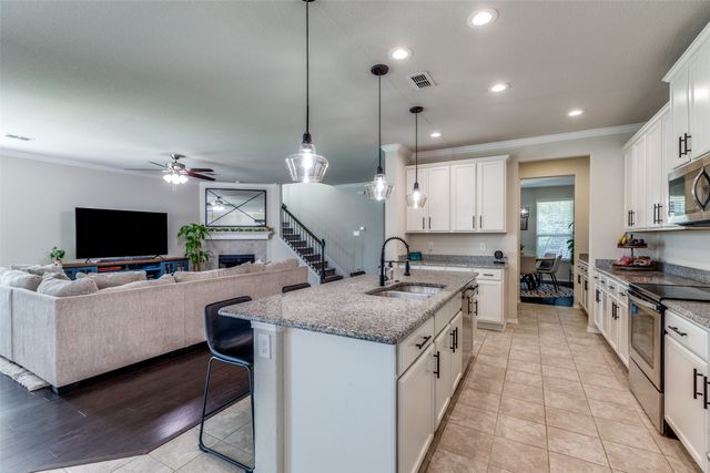 1000 Marietta Lane, Aubrey, TX 76227