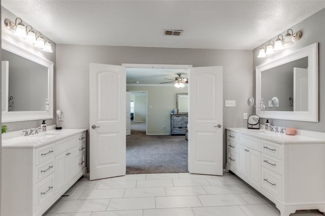 1000 Marietta Lane, Aubrey, TX 76227