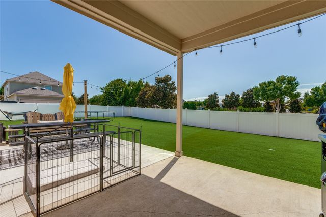 1000 Marietta Lane, Aubrey, TX 76227