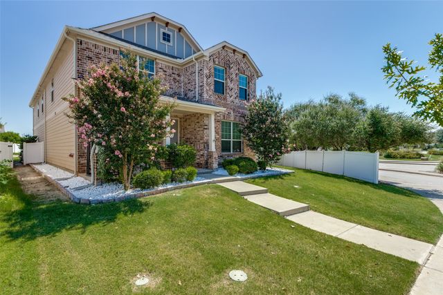 1000 Marietta Lane, Aubrey, TX 76227