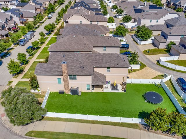 1000 Marietta Lane, Aubrey, TX 76227