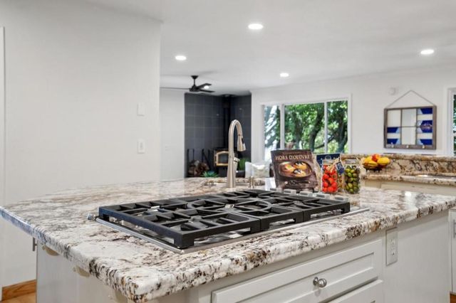 23758 Hutchinson Road, Los Gatos, CA 95033