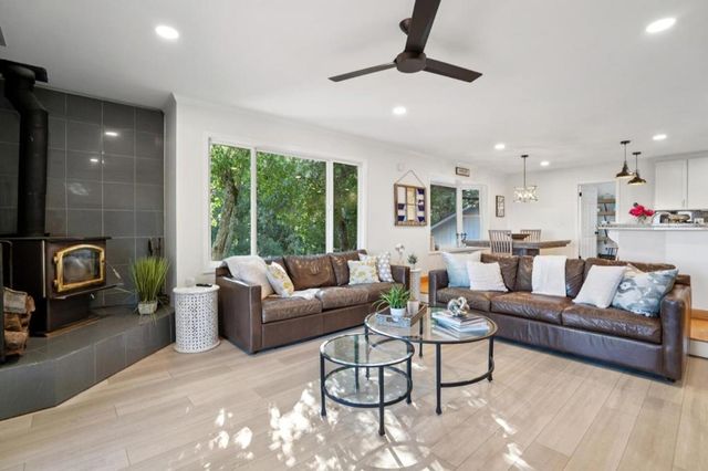 23758 Hutchinson Road, Los Gatos, CA 95033