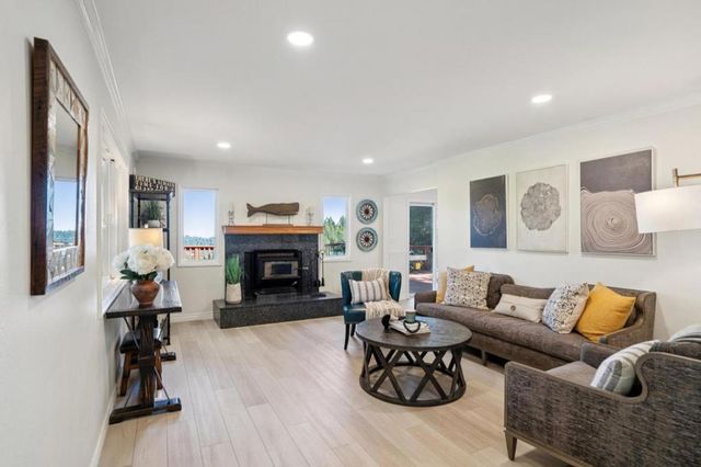 23758 Hutchinson Road, Los Gatos, CA 95033