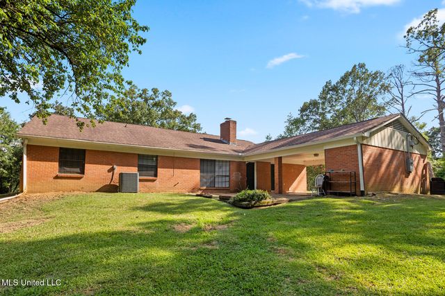 332 Kiowa Drive, Madison, MS 39110
