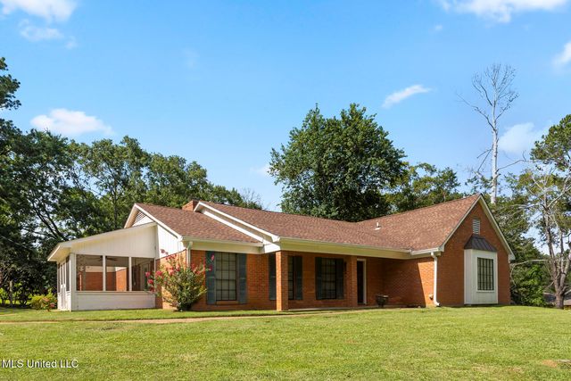 332 Kiowa Drive, Madison, MS 39110