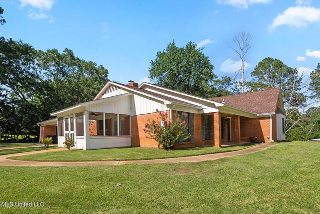 332 Kiowa Drive, Madison, MS 39110