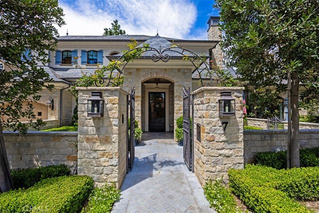 7 Oakmont Lane, Newport Beach, CA 92660