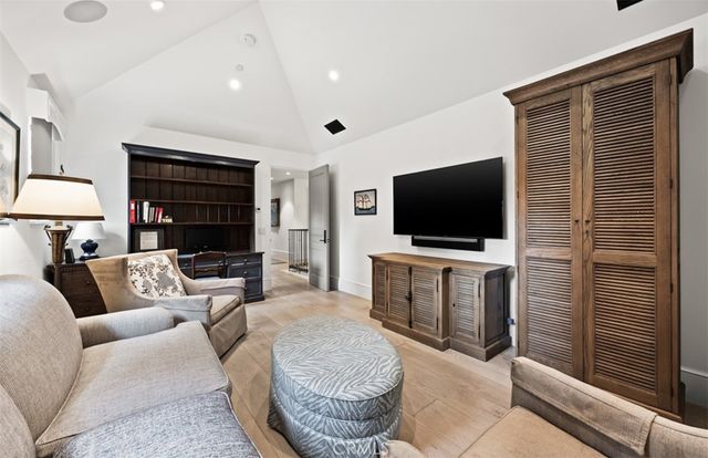 7 Oakmont Lane, Newport Beach, CA 92660