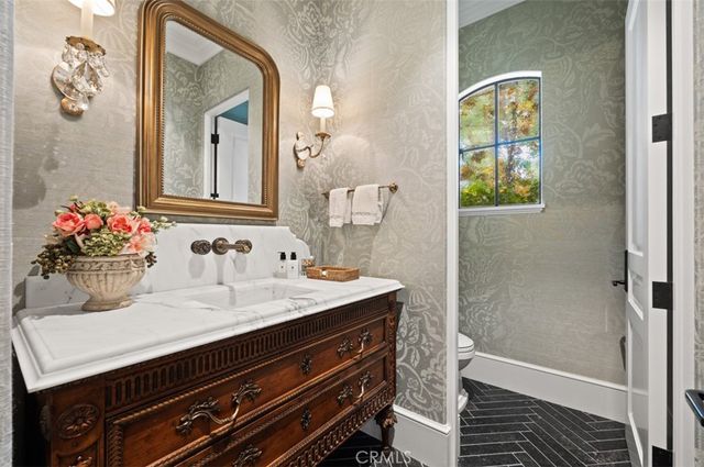 7 Oakmont Lane, Newport Beach, CA 92660