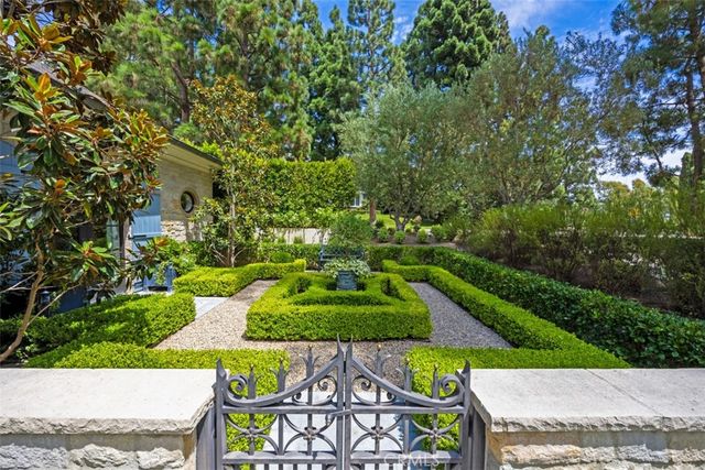 7 Oakmont Lane, Newport Beach, CA 92660