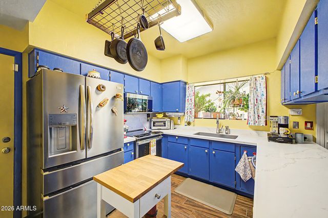 4442 E BLUEFIELD Avenue, Phoenix, AZ 85032