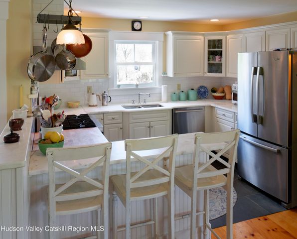 5246 New York 9-G, Tivoli, NY 12583