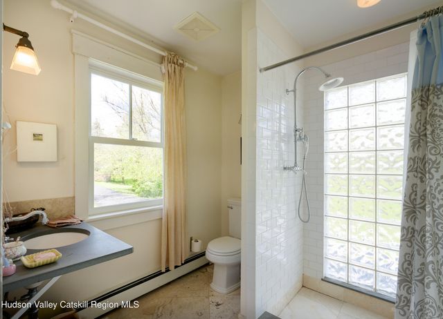 5246 New York 9-G, Tivoli, NY 12583