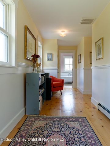 5246 New York 9-G, Tivoli, NY 12583