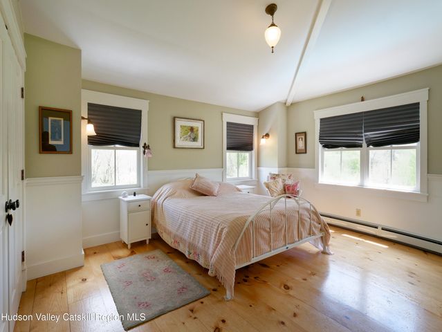 5246 New York 9-G, Tivoli, NY 12583