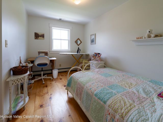 5246 New York 9-G, Tivoli, NY 12583