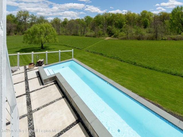 5246 New York 9-G, Tivoli, NY 12583