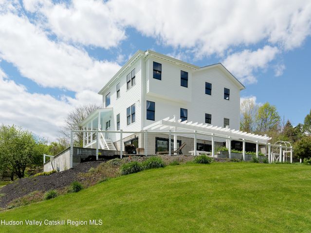5246 New York 9-G, Tivoli, NY 12583