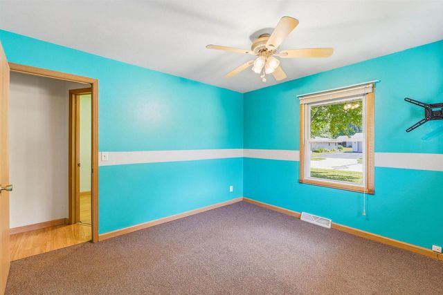 709 MEMORIAL DRIVE, Kewaskum, WI 53040