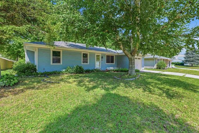 709 MEMORIAL DRIVE, Kewaskum, WI 53040