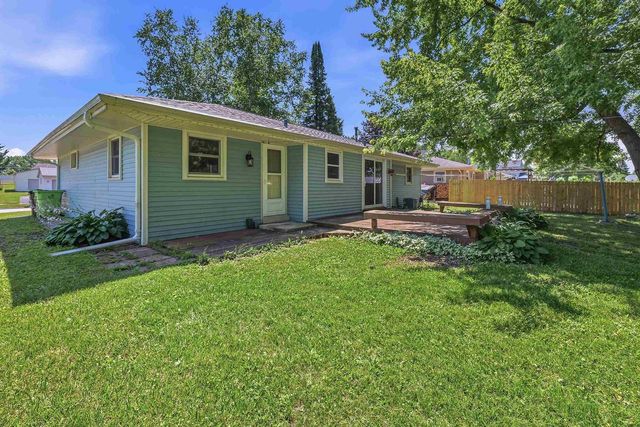 709 MEMORIAL DRIVE, Kewaskum, WI 53040