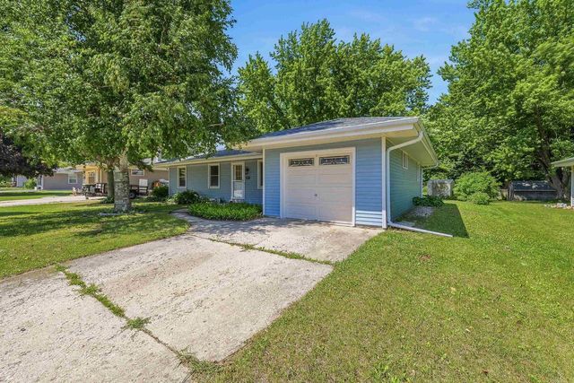 709 MEMORIAL DRIVE, Kewaskum, WI 53040