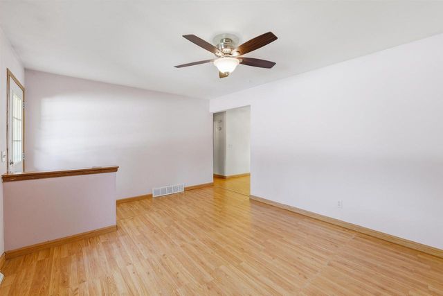 709 MEMORIAL DRIVE, Kewaskum, WI 53040
