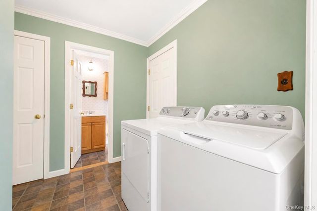 18 Elkin Drive, Middle Island, NY 11953