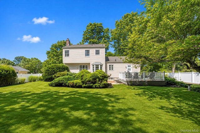 18 Elkin Drive, Middle Island, NY 11953