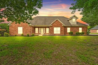1036 E Oaklawn Drive, Talty, TX 75160