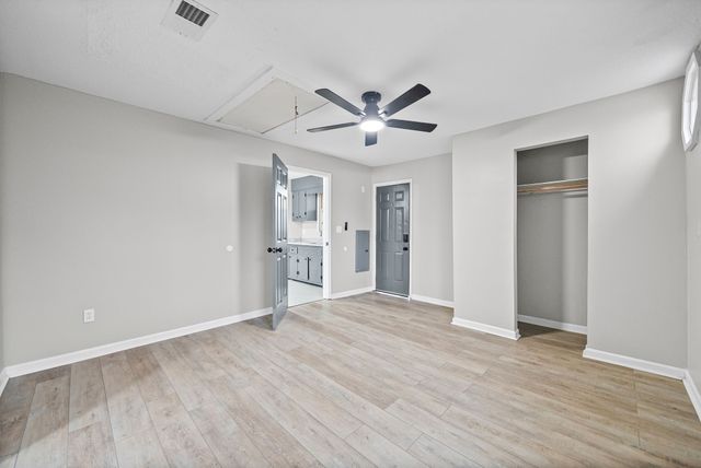 13 Charlemagne Blvd, Clarksville, TN 37042